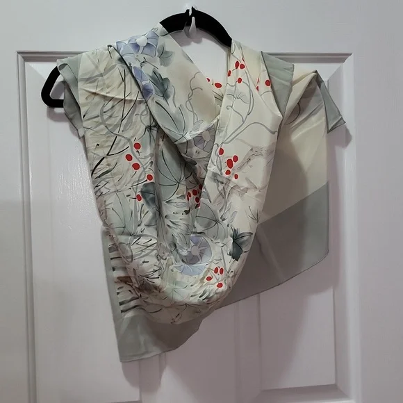 Metropolitan Museum of Art Sheer Silk Scarf - Picture 5 of 6